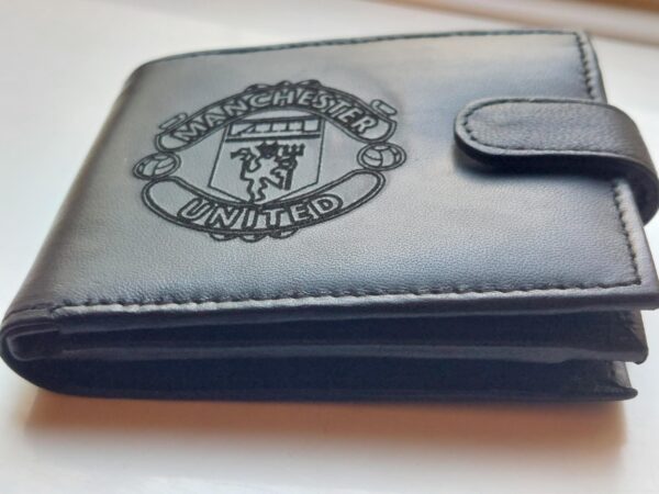 For Manchester United Fans Engraved Nappa Leather RFID Safe Men's Wallet – Customizable for All Football Clubs Fans